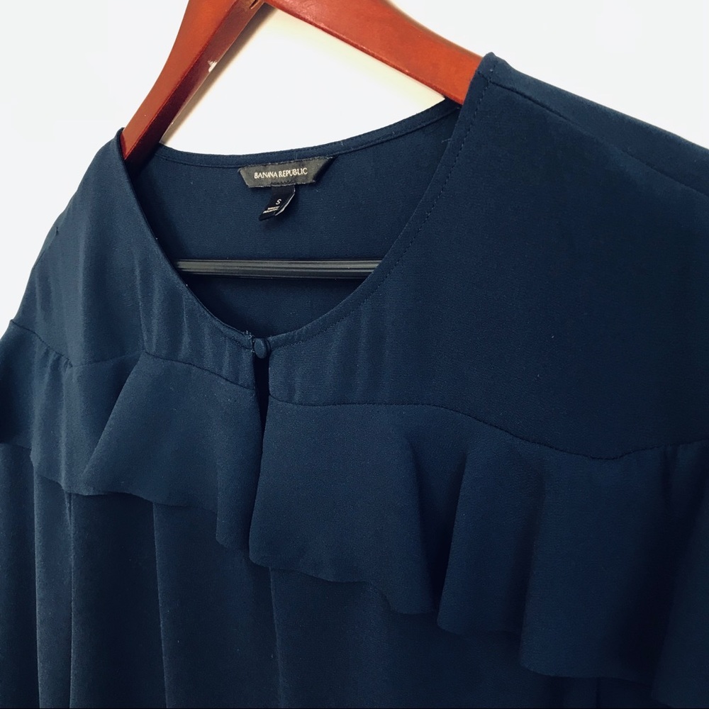 Banana Republic Easy care flounce Top - Picture 4 of 7